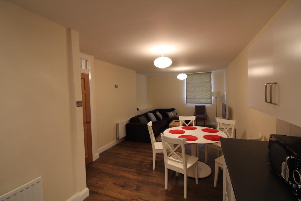 Salisbury Renovated Apartment เบลฟาสต์ ภายนอก รูปภาพ